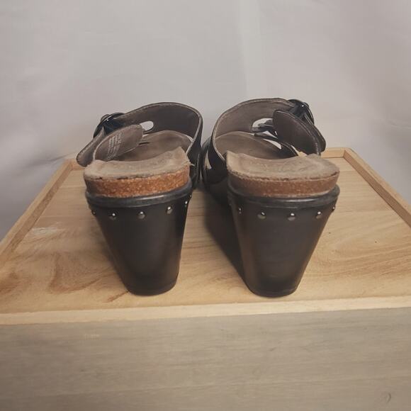 Dansko- Women's Fern Studded Wedge Leather Sandal- Black- size 38 (8) - Picture 3 of 6